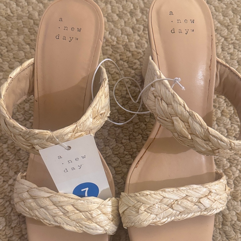 A New Dat Braided Sandals - Picture 4 of 5